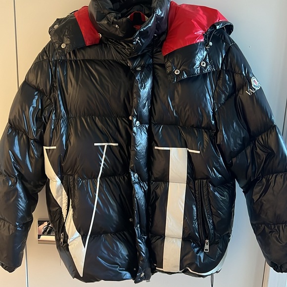 Valentino x Moncler Puffer Jacket - Picture 4 of 6